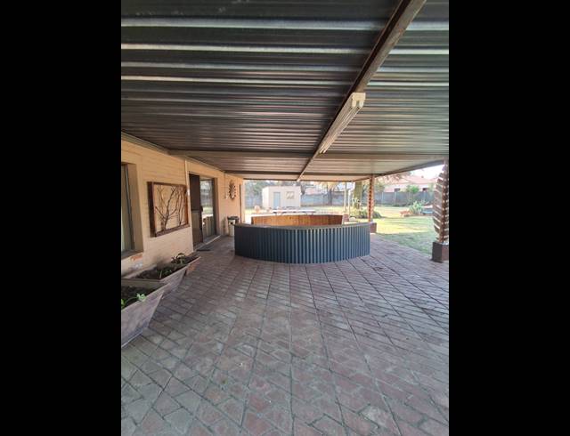 3 BEDROOM HOUSE FOR SALE IN THREE RIVERS